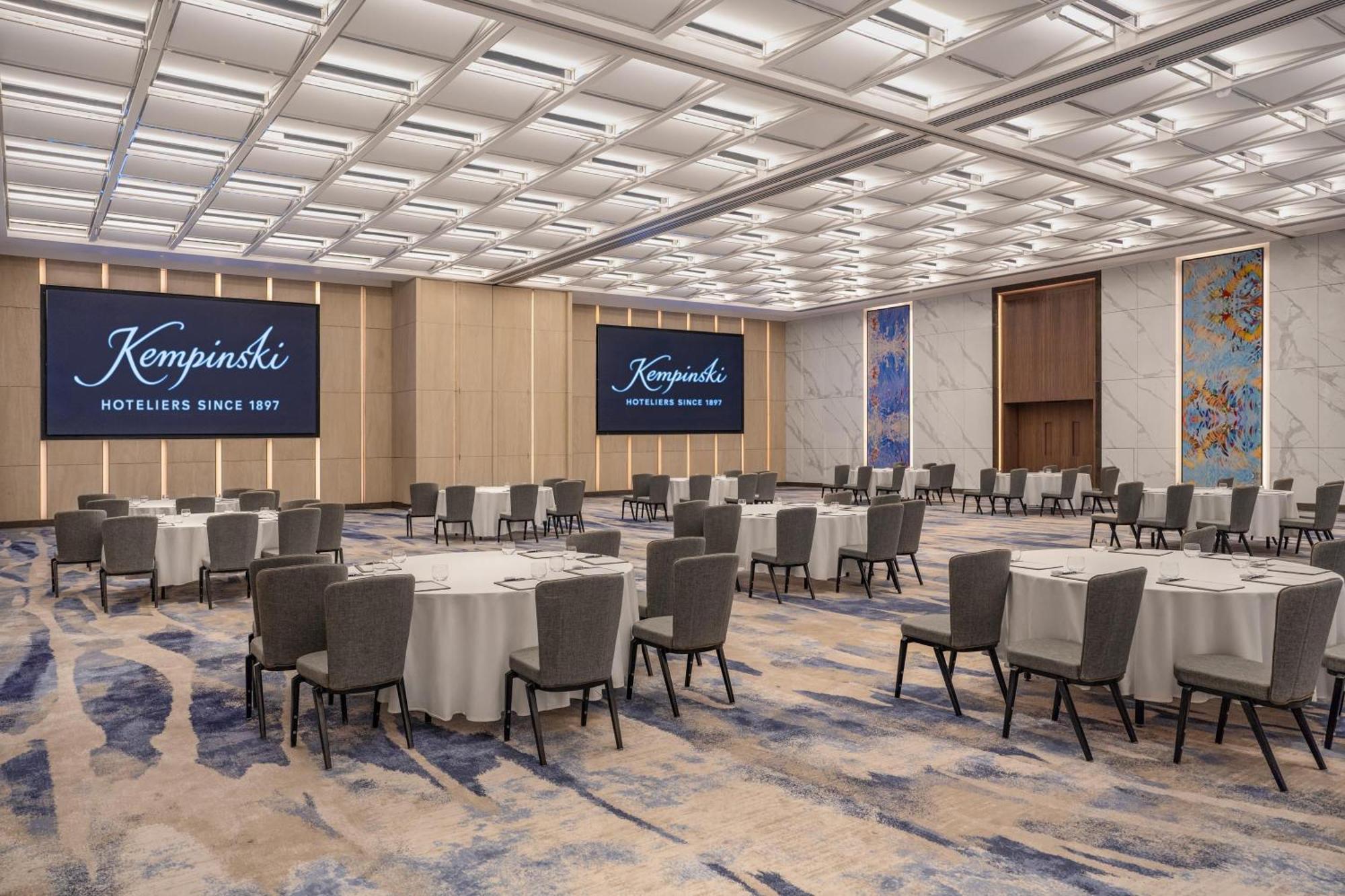 The David Kempinski Hotel
